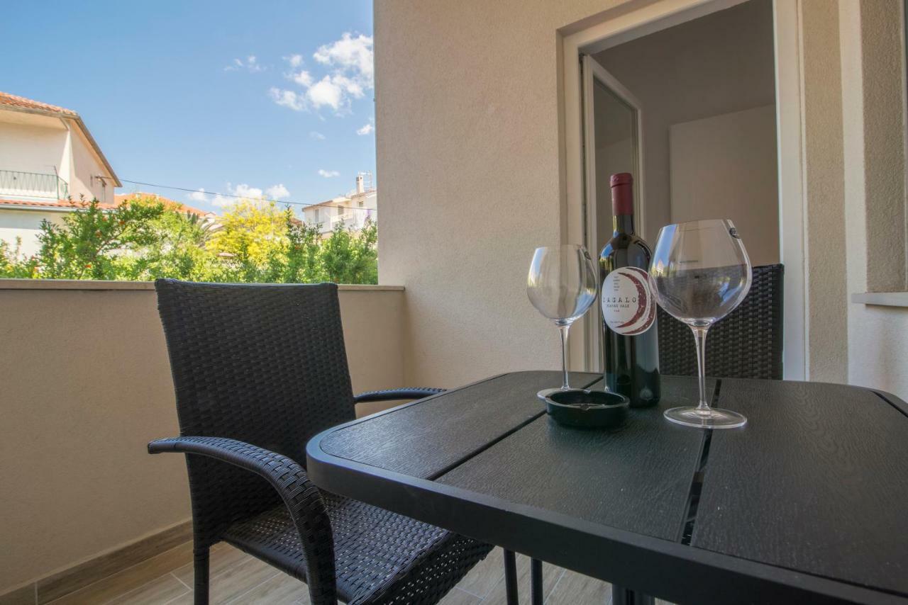 Apartments Smokva Makarska Exterior foto