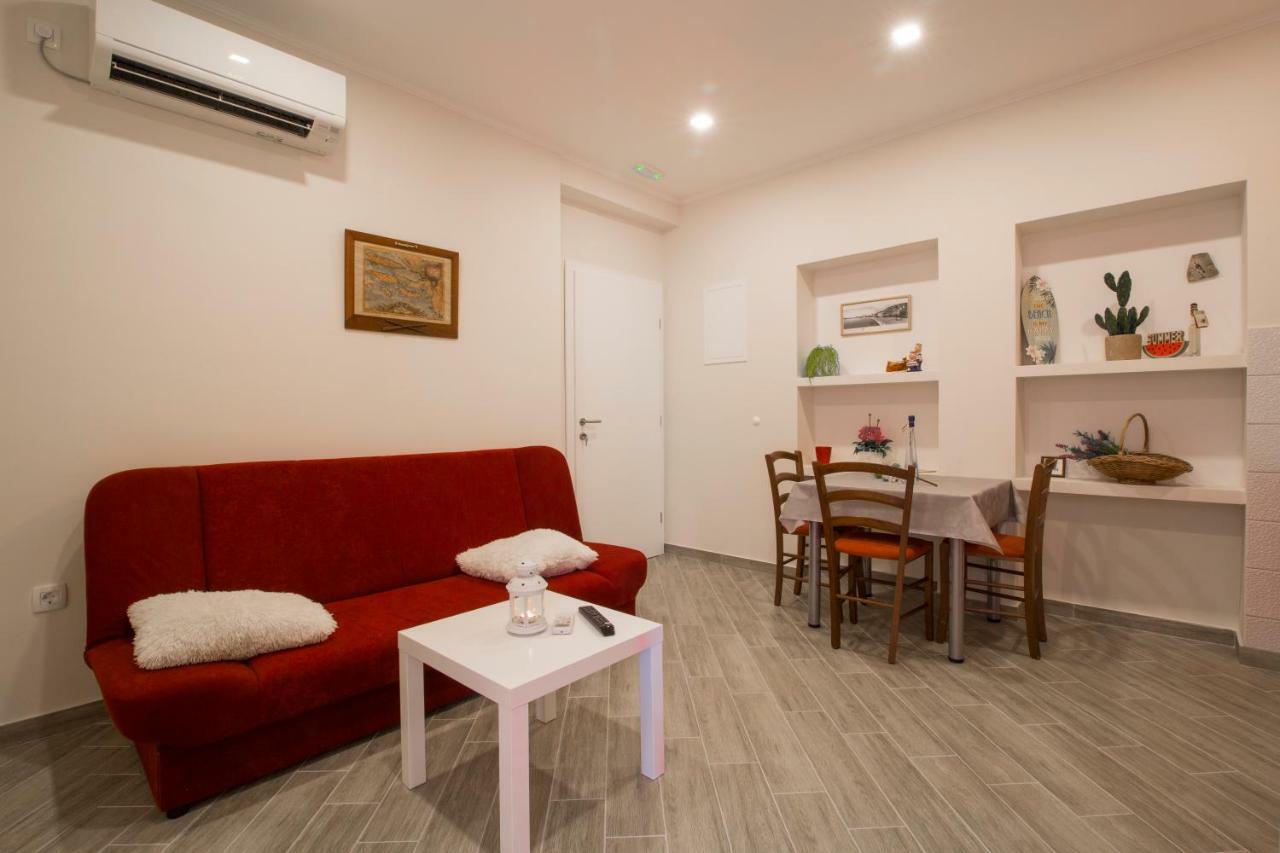 Apartments Smokva Makarska Exterior foto